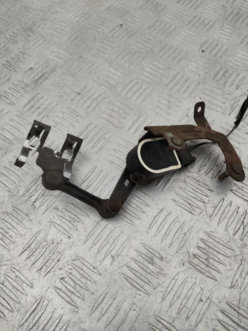 датчик дорожного просвета Mercedes-Benz C AMG W205 2017, 4.0 л., M 177.980, бензин, АКПП, 197, седан, задний привод, правый руль, A0009053704 - фото №1