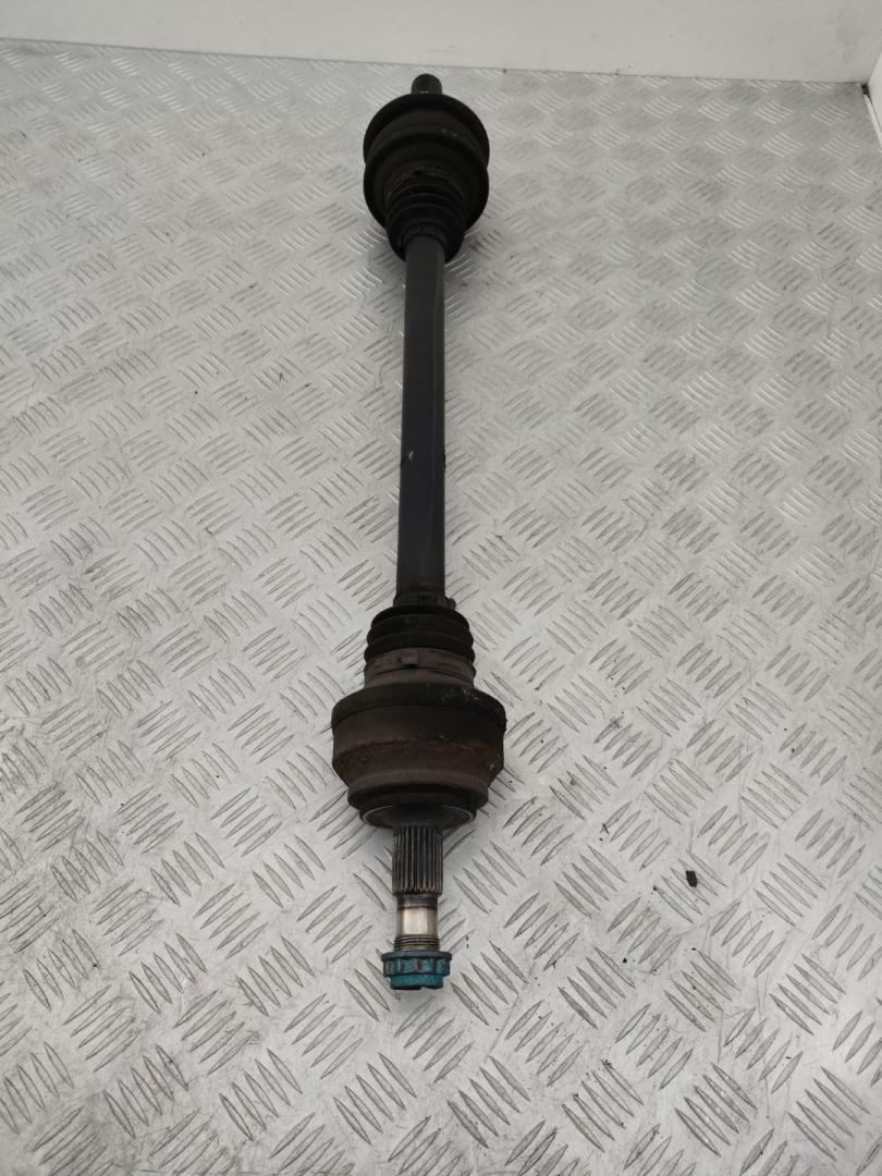 полуось задняя (приводной вал, ШРУС) Mercedes-Benz C AMG W205 2017, 4.0 л., M 177.980, бензин, АКПП, 197, седан, задний привод, правый руль - фото №1