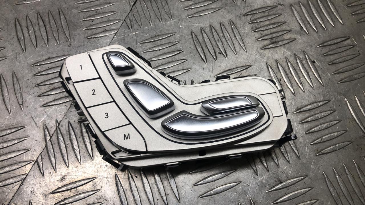 блок управления сиденьем Mercedes-Benz C AMG W205 2017, 4.0 л., M 177.980, бензин, АКПП, 197, седан, задний привод, правый руль, A2059056651 - фото №1