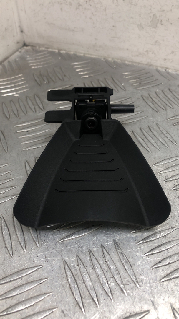 камера переднего обзора BMW X1 F48 2016, 2.0 л., B47 C20 A, дизель, МКПП, alpinweiß iii (300), внедорожник 5 дв., полный привод, правый руль, 66519370431, 9370431 - фото №1