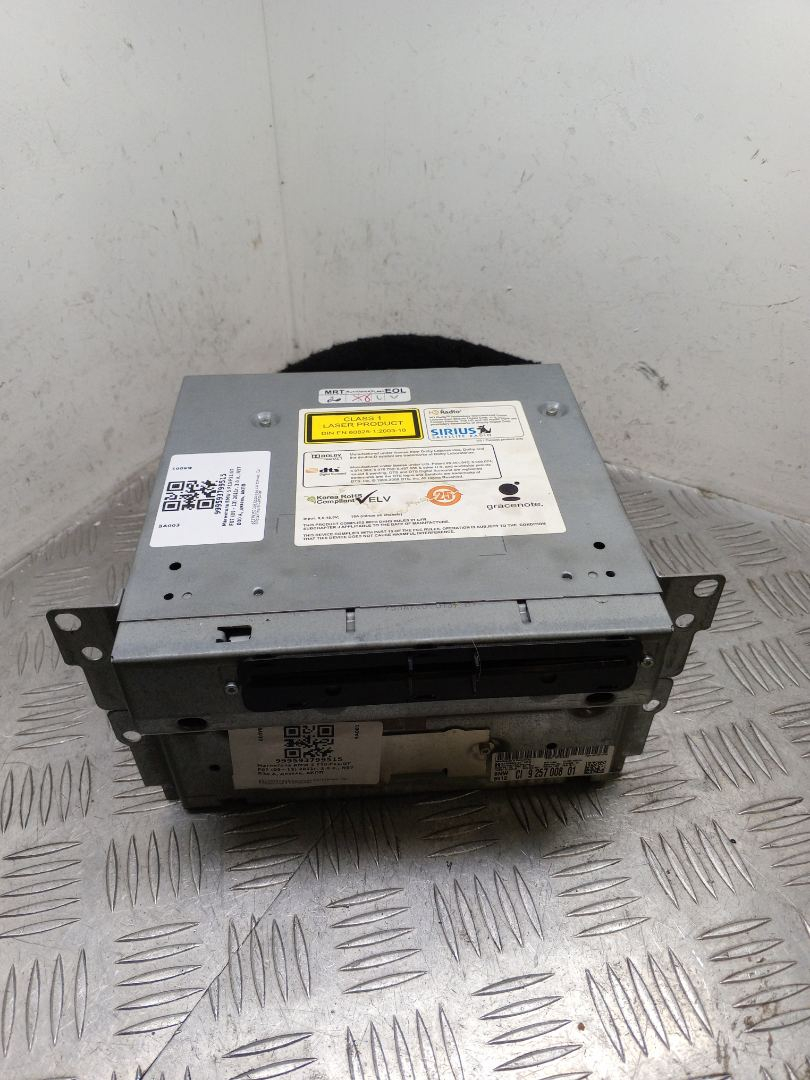 магнитола BMW 5 серия F07/F10/F11 F10 2011, 3.0 л., N57 D30 A, дизель, АКПП, carbonschwarz metallic (416), седан, задний привод, правый руль, 9293395, 9289247, 9286441, 9282084, 9274569, 9271922, 9257008, 9239155, 9237173, 9228914, 9223394, 9217708, 9217519, 9207451, 9204974, 9207445, 9206250, 9202222, 920221, 9201235, 9199564, 65129257008 - фото №1