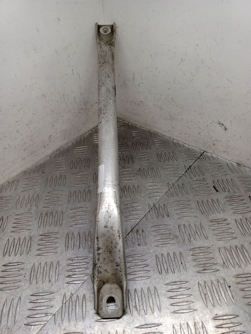 распорка стоек BMW 5 серия F07/F10/F11 F10 2011, 3.0 л., N57 D30 A, дизель, АКПП, carbonschwarz metallic (416), седан, задний привод, правый руль, 51717180316, 7180316 - фото №1