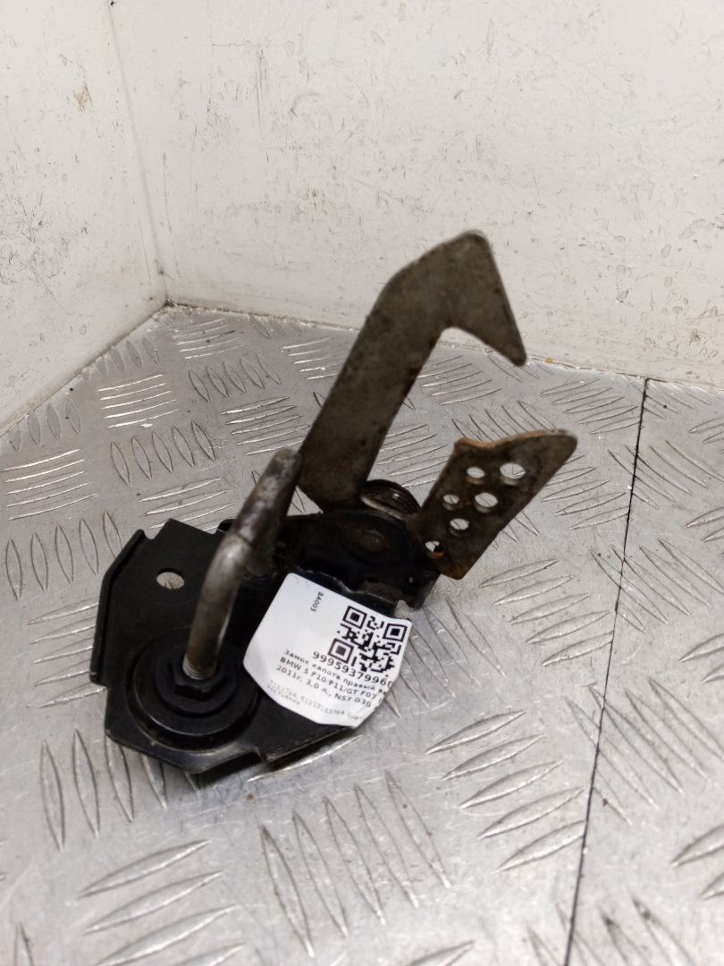 замок капота BMW 5 серия F07/F10/F11 F10 2011, 3.0 л., N57 D30 A, дизель, АКПП, carbonschwarz metallic (416), седан, задний привод, правый руль, 7183764, 51237183764 - фото №1