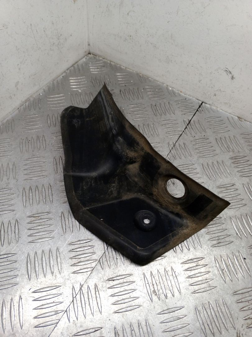 водосток крышки багажника BMW X1 F48 2016, 2.0 л., B47 C20 A, дизель, МКПП, alpinweiß iii (300), внедорожник 5 дв., полный привод, правый руль, 63217350722, 7350722 - фото №1