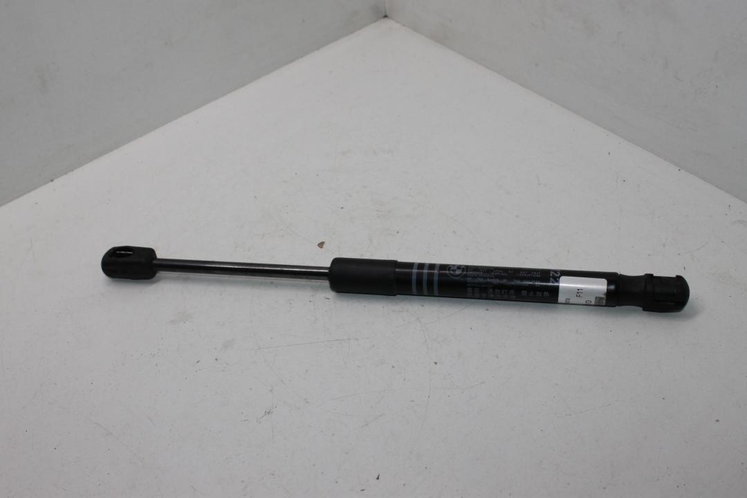 амортизатор капота BMW 5 серия F07/F10/F11 2012, 2.0 л., дизель, универсал - фото №1