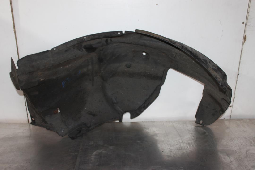 защита арок передняя правая (подкрылок) BMW 3 серия E90/E91/E92/E93 2006, 3.0 л., дизель, серебро, универсал, 7059378 - фото №1
