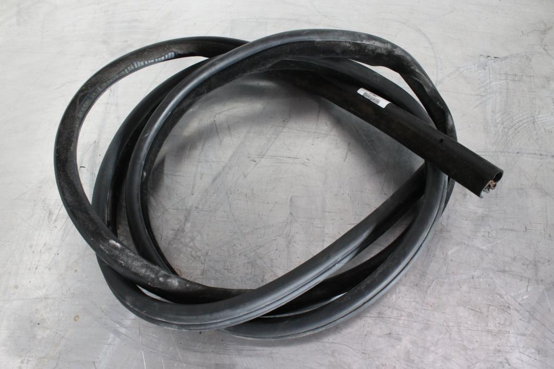 уплотнитель двери BMW 3 серия E90/E91/E92/E93 2006, 3.0 л., дизель, серебро, универсал - фото №1