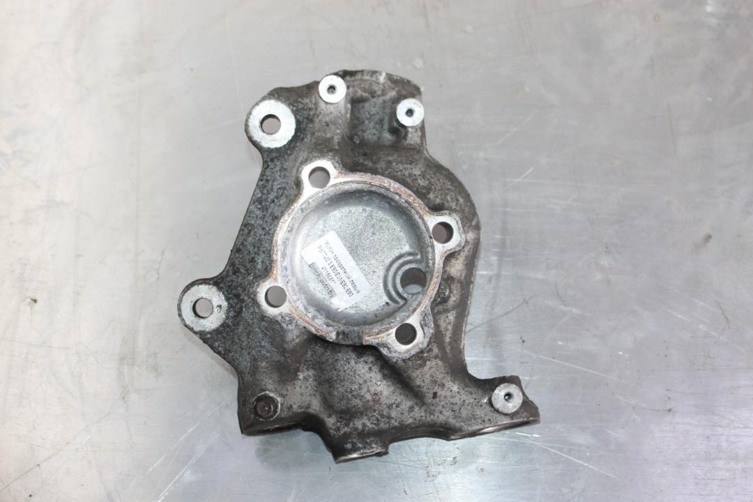 кулак поворотный правый BMW 3 серия E90/E91/E92/E93 2006, 3.0 л., дизель, серебро, универсал - фото №1