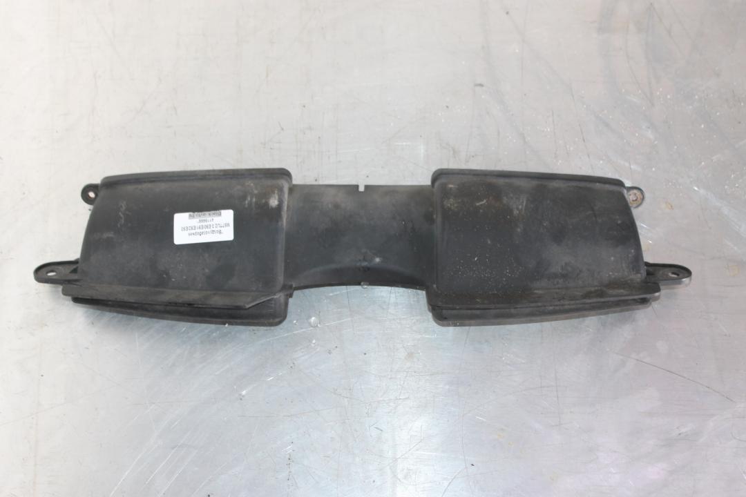 воздухозаборник BMW 3 серия E90/E91/E92/E93 2006, 3.0 л., дизель, серебро, универсал, 7541738 - фото №1