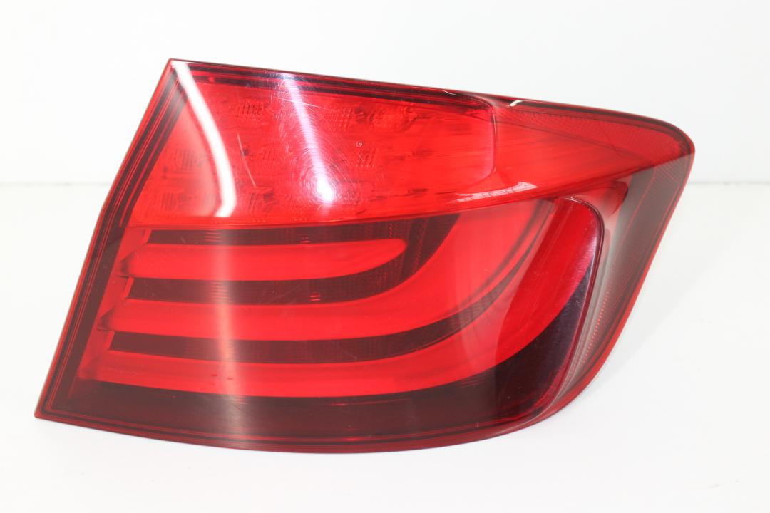 фонарь задний правый BMW 5 серия F07/F10/F11 2010, 3.5 л., бензин, седан - фото №1