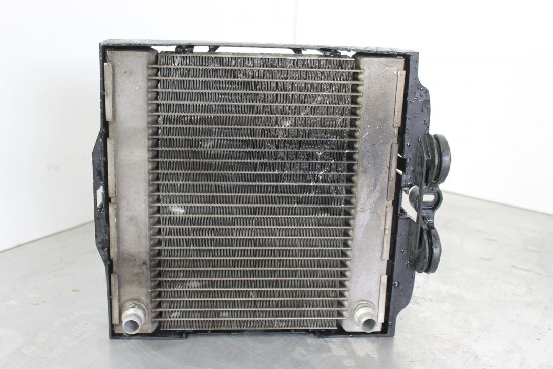 радиатор масляный BMW 5 серия F07/F10/F11 2010, 3.5 л., бензин, седан, 7805630 - фото №1