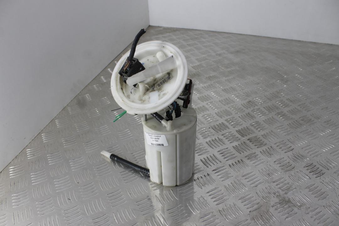 насос топливный BMW 5 серия E60/E61 2004, 4.4 л., бензин, седан, 6765778 - фото №1