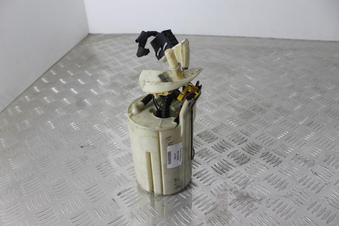 насос топливный BMW 5 серия E60/E61 2004, 4.4 л., бензин, седан, 6765778 - фото №1