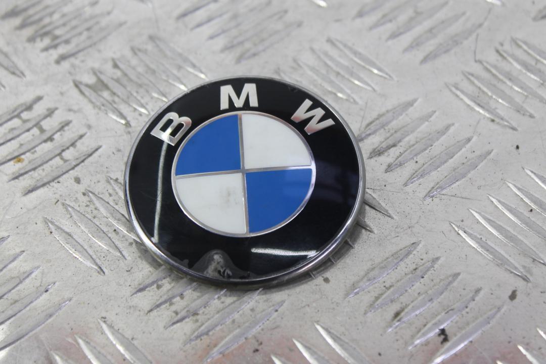 эмблема BMW 3 серия E90/E91/E92/E93 2006, 8219237 - фото №1