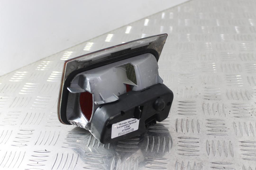 фонарь крышки багажника правый BMW 3 серия E46 1998, седан, 8364924 - фото №1