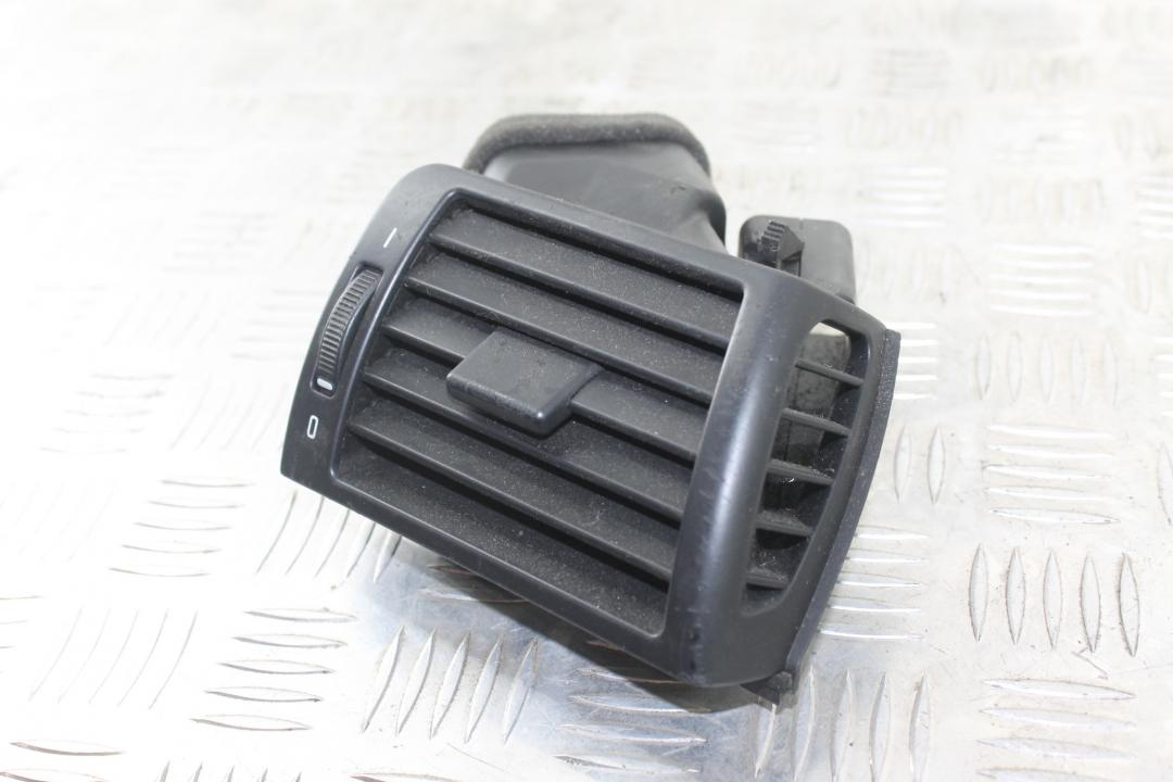 дефлектор обдува салона BMW 3 серия E46 2003, 3.0 л., бензин, серебро, седан, 8361898 - фото №1