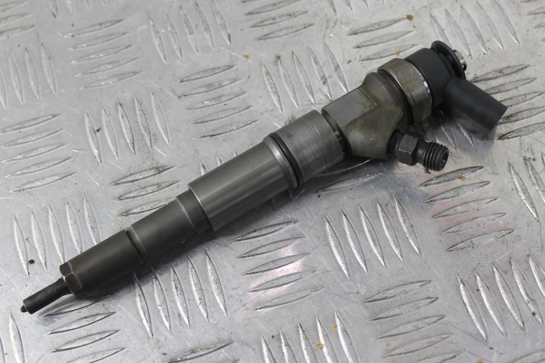 форсунка BMW 3 серия E46 2003, 2.0 л., дизель, серебро, универсал, 7790629 - фото №1