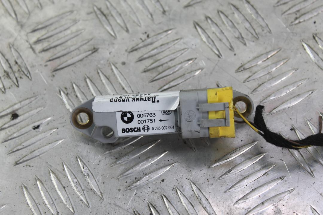 датчик удара BMW 3 серия E46 2003, 2.0 л., дизель, серебро, универсал, 6911038 - фото №1