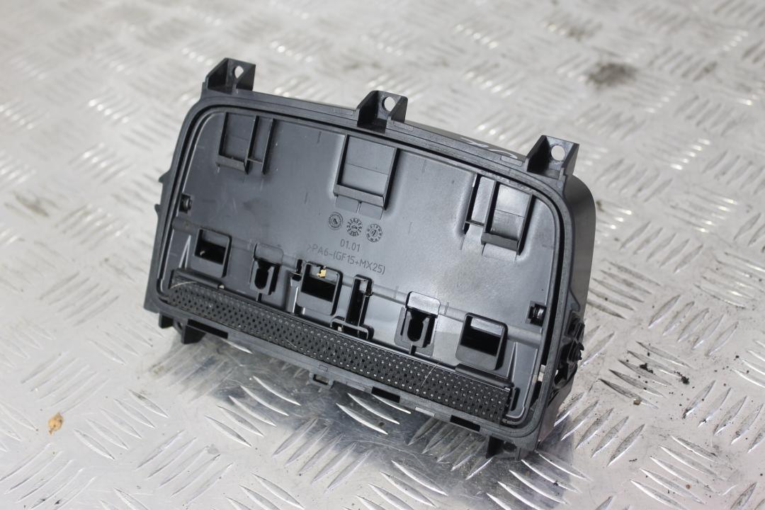 подстаканник BMW 7 серия F01/F02 2011, седан, 9113863 - фото №1