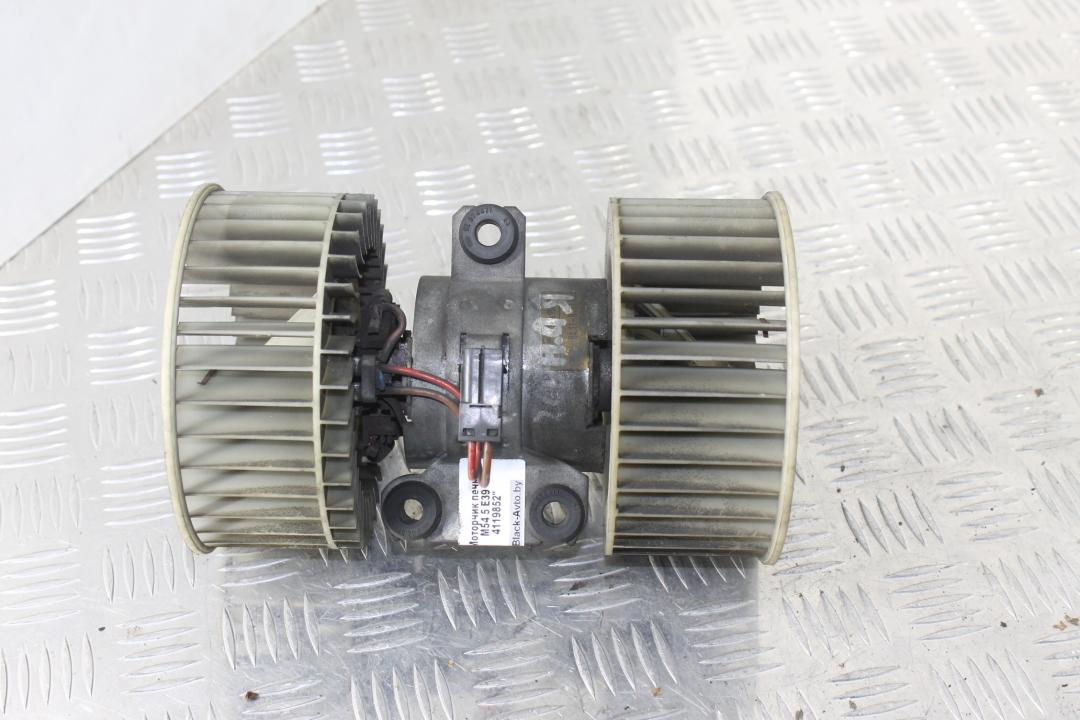 моторчик печки BMW 5 серия E39 1999, 3.0 л., бензин, 8372493 - фото №1