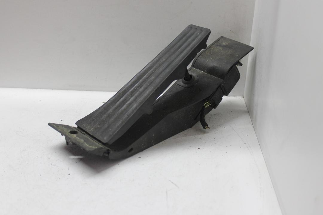 педаль BMW 5 серия E60/E61 2006, седан, 6772645 - фото №1