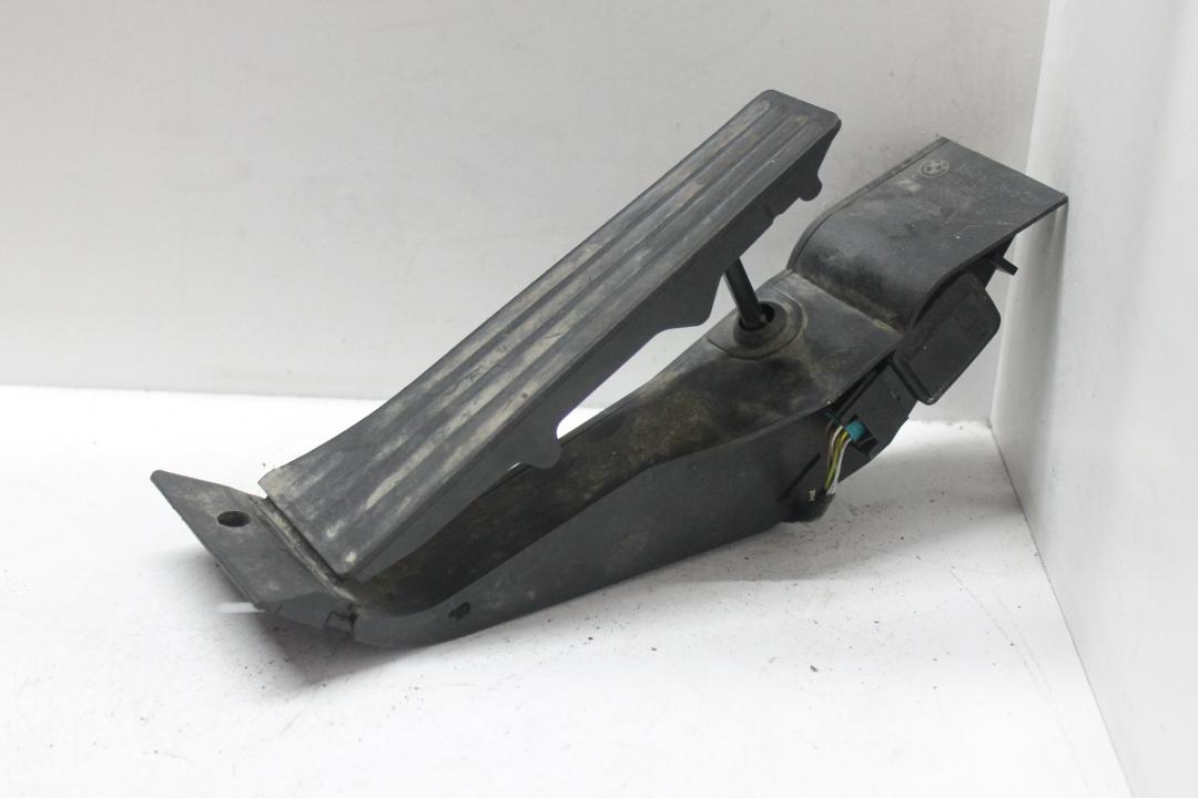 педаль BMW X3 E83 2006, внедорожник 5 дв., 6772645 - фото №1