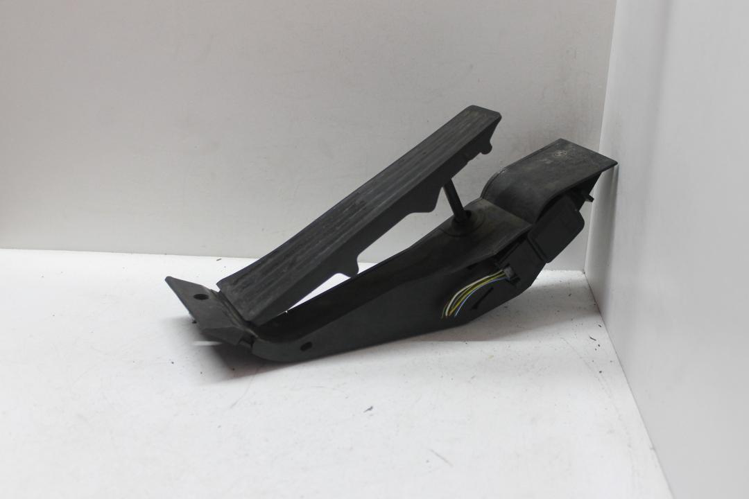 педаль BMW 5 серия E60/E61 2007, седан, 6772646 - фото №1