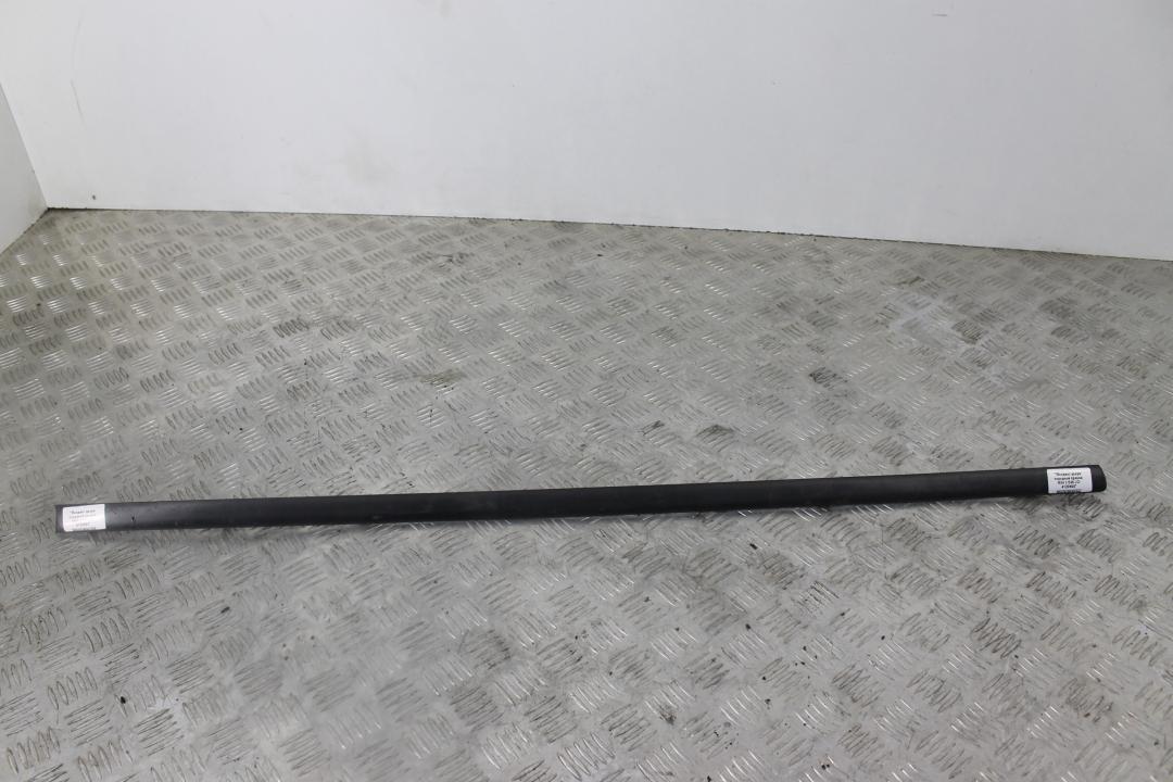 молдинг двери передней правой BMW 3 серия E46 2003, 3.0 л., бензин, серебро, седан, 8208450 - фото №1