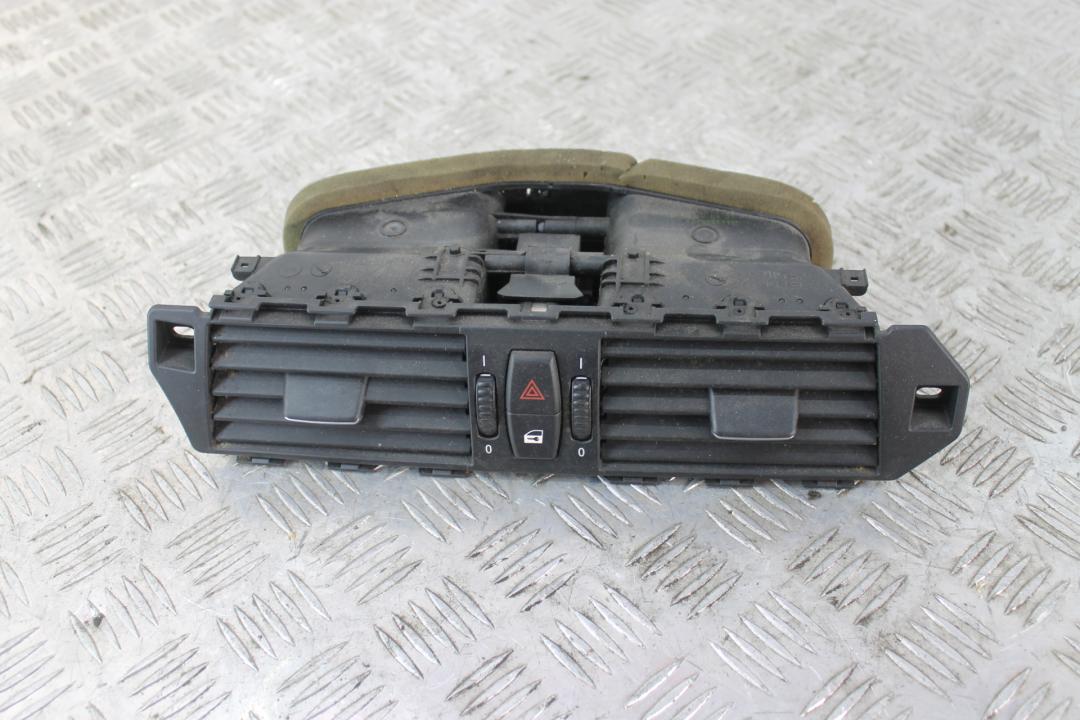 дефлектор обдува салона BMW 5 серия E60/E61 2003, 6910734 - фото №1