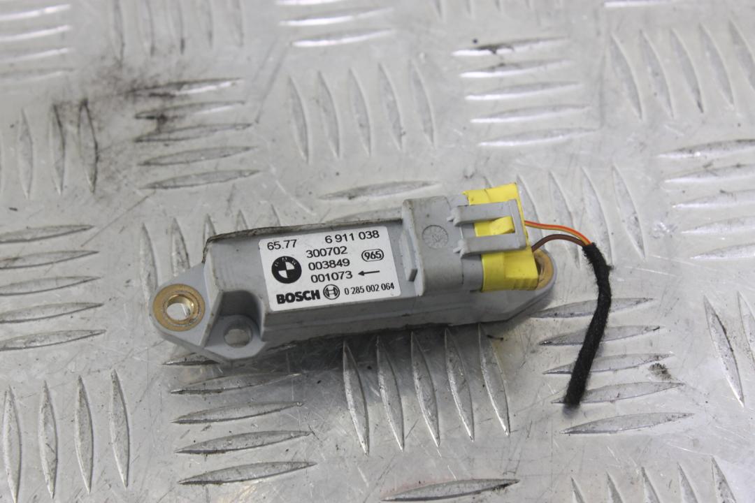 датчик удара BMW 3 серия E46 2002, 3.0 л., дизель, черный, универсал, 6911038 - фото №1