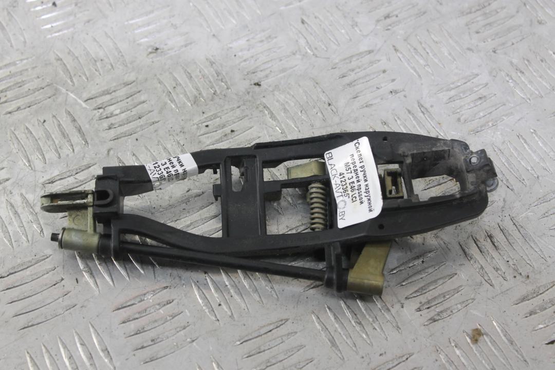 скелет ручки двери передней правой BMW 3 серия E46 2002, 3.0 л., дизель, черный, универсал, 8253454 - фото №1