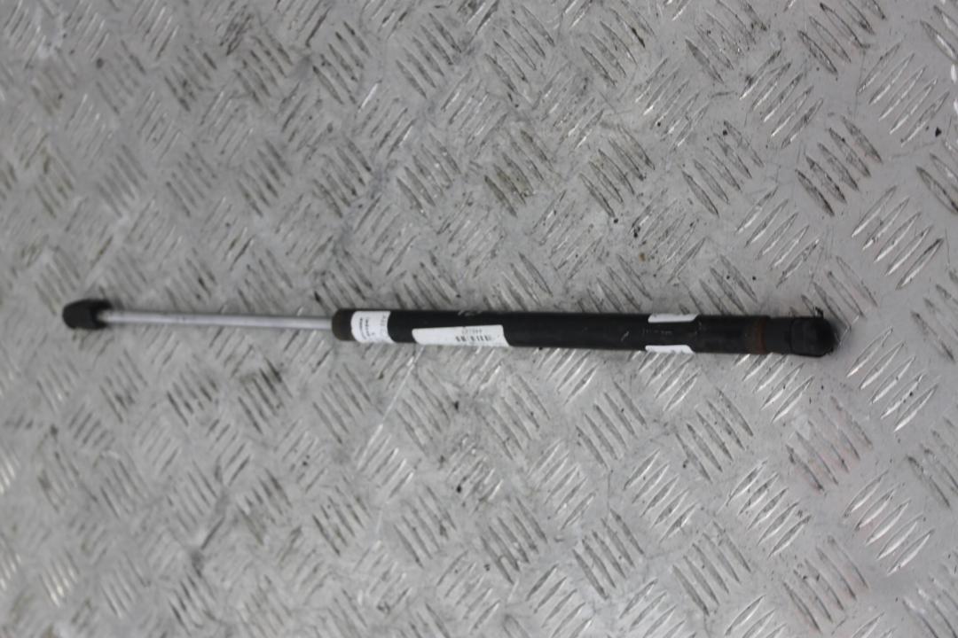 амортизатор крышки багажника (3-5 двери) Mini Cooper S 1 поколение 2003, бензин, хетчбэк 5 дв. - фото №1