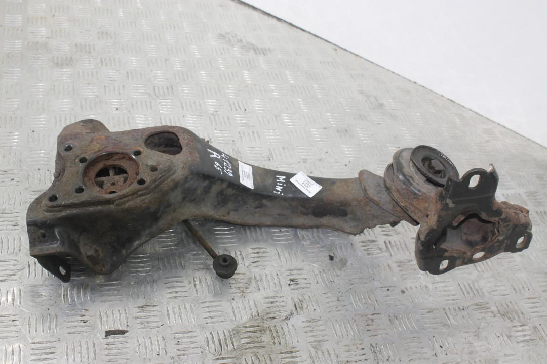 кулак поворотный правый Mini Cooper S 1 поколение 2003, хетчбэк 5 дв. - фото №1