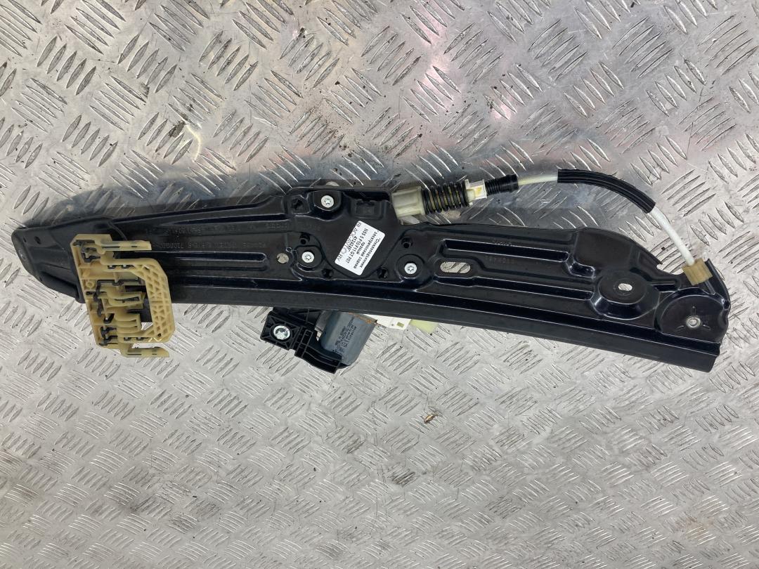 стеклоподъемник задний правый BMW 5 серия F07/F10/F11 2010, 3.5 л., бензин, седан, 7182122 - фото №1