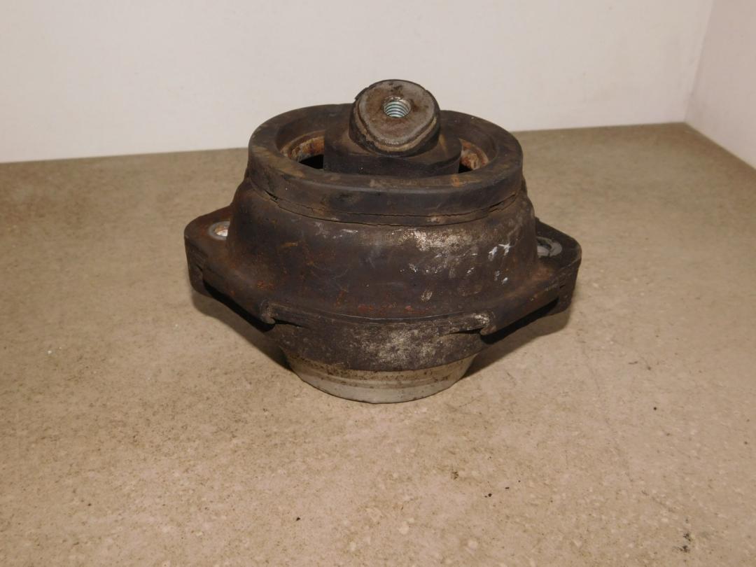 подушка крепления двигателя BMW X5 E53 2003, 3.0 л., дизель, внедорожник 5 дв., 6758428 - фото №1