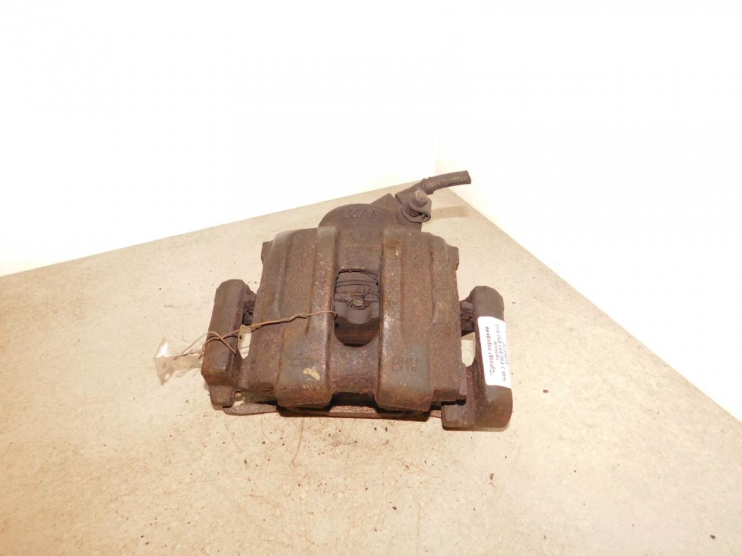 суппорт передний правый BMW 3 серия E90/E91/E92/E93 2004, 1.8 л., бензин, седан - фото №1