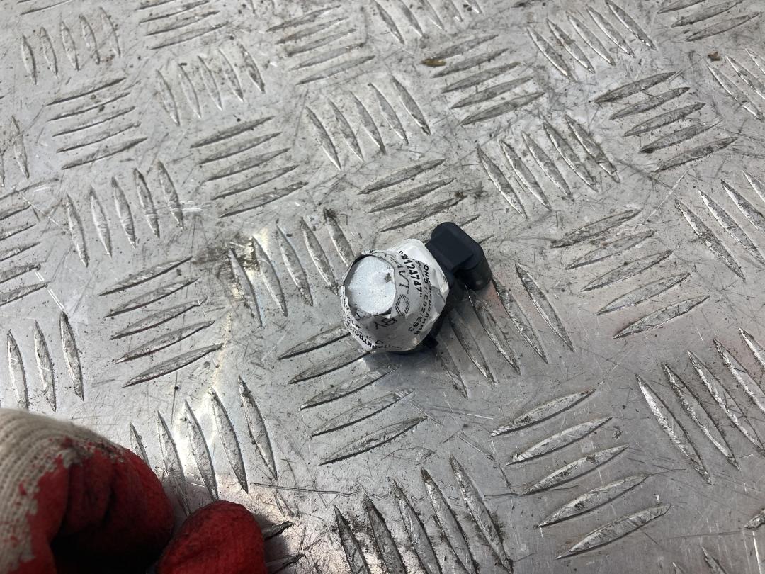 парктроник передний BMW 3 серия E90/E91/E92/E93 2007, 2.0 л., дизель, серебро, купе - фото №1