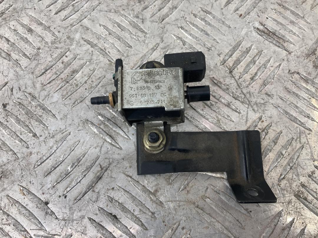 электромагнитный клапан BMW 5 серия E39 1998, 2.5 л., бензин, чёрный, универсал, 1742711 - фото №1