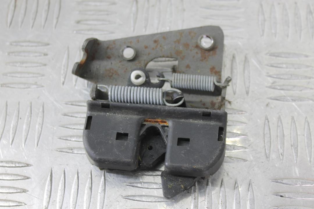 замок спинки сиденья BMW 3 серия E90/E91/E92/E93 2007, 2.0 л., дизель, серебро, купе, 7112864 - фото №1