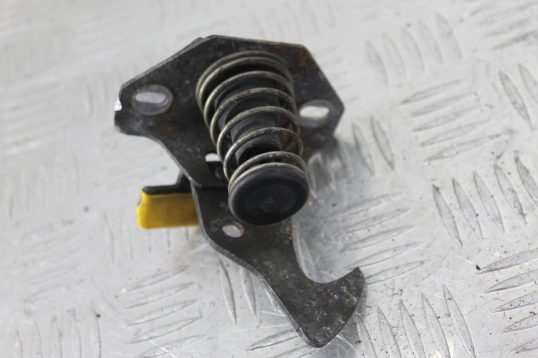 замок капота BMW 3 серия E90/E91/E92/E93 2007, 2.0 л., дизель, серебро, купе - фото №1