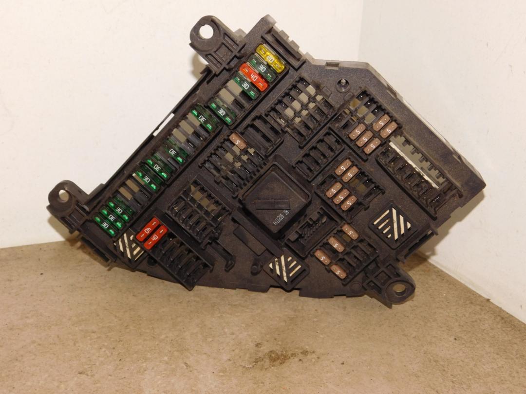 блок предохранителей BMW 7 серия F01/F02 2011, 4.4 л., бензин, седан, 9234423 - фото №1