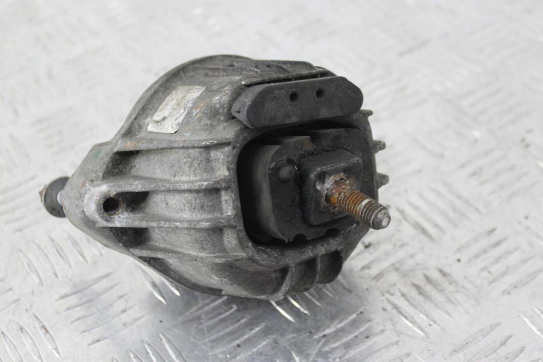 подушка крепления двигателя BMW 3 серия E90/E91/E92/E93 2007, 2.0 л., дизель, серебро, купе, 13981112 - фото №1