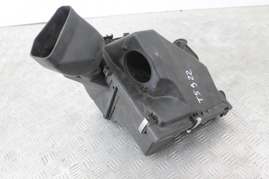 корпус воздушного фильтра BMW 3 серия E90/E91/E92/E93 2007, 2.0 л., дизель, седан, 7797460 - фото №1