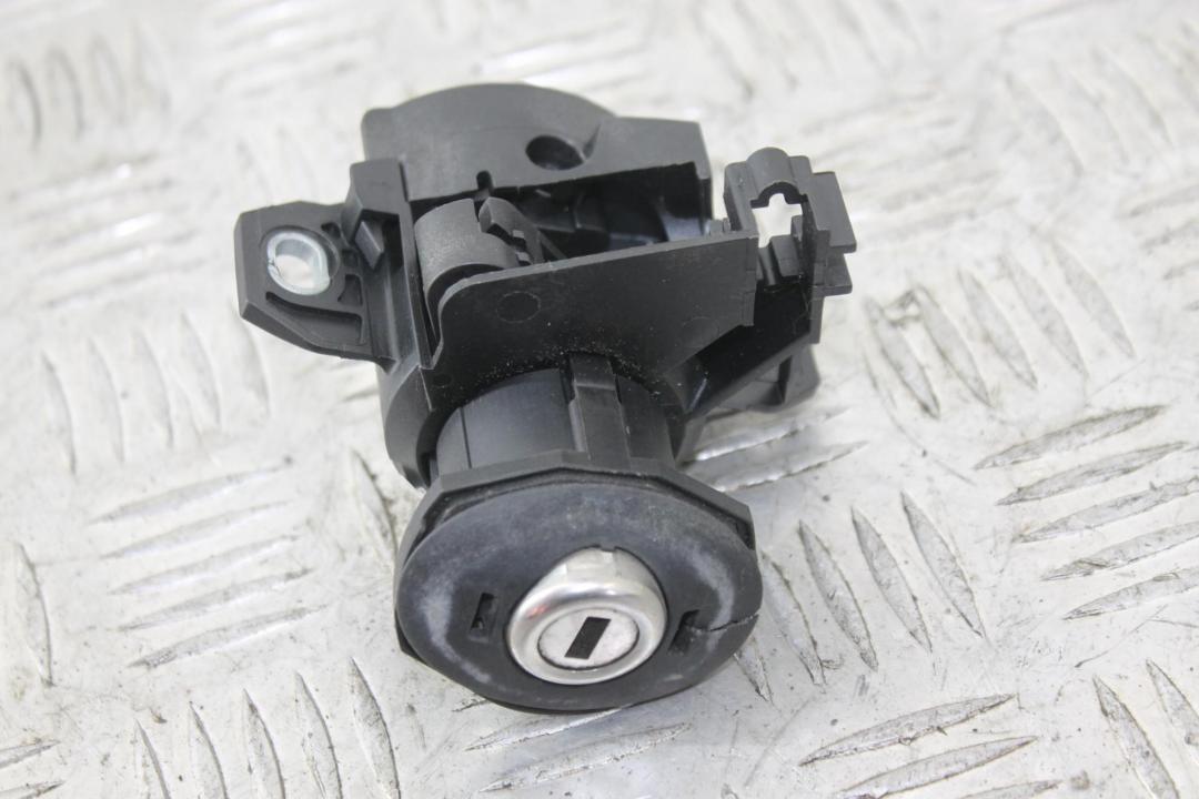 Личинка замка крышки багажника BMW 3 серия E90/E91/E92/E93 2007, 3.5 л., дизель, зеленый, купе, 7167321 - фото №1