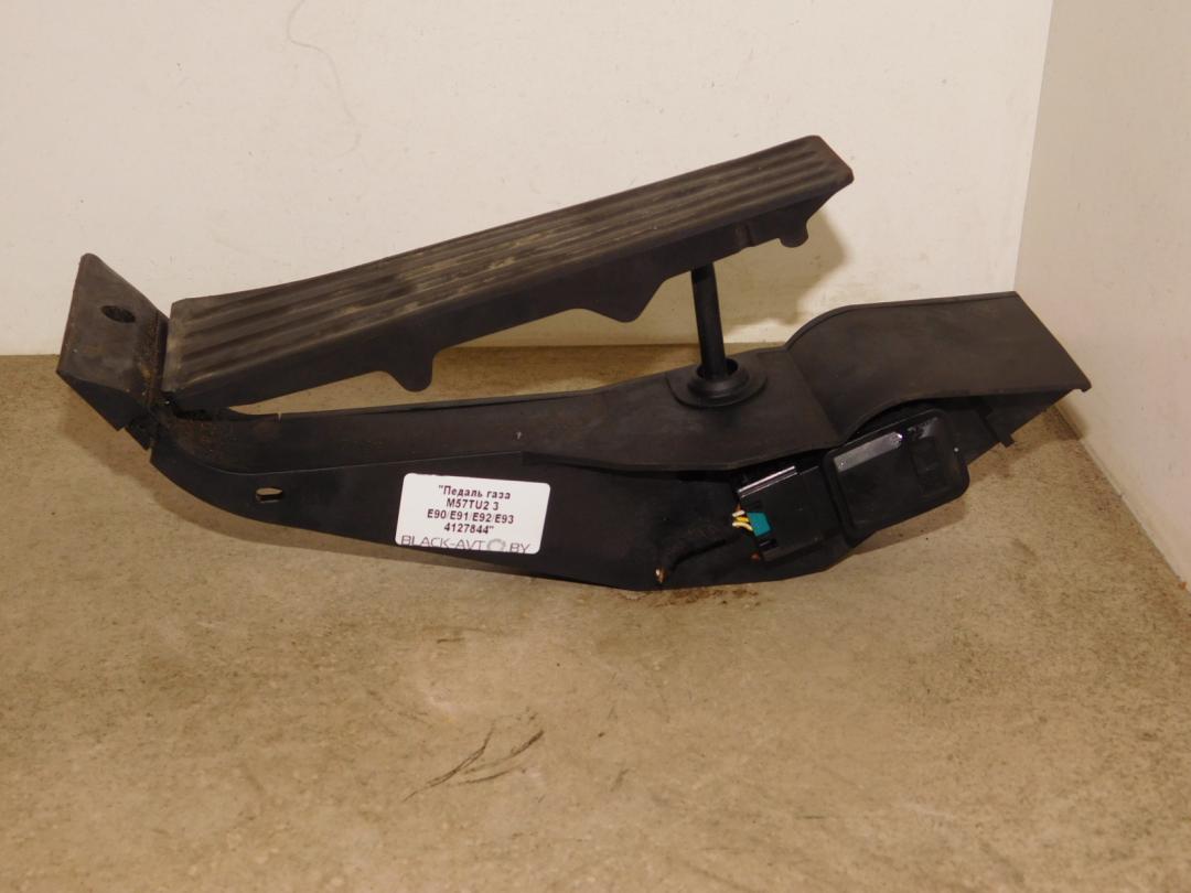 педаль BMW 3 серия E90/E91/E92/E93 2007, 3.5 л., дизель, зеленый, купе, 6772645 - фото №1