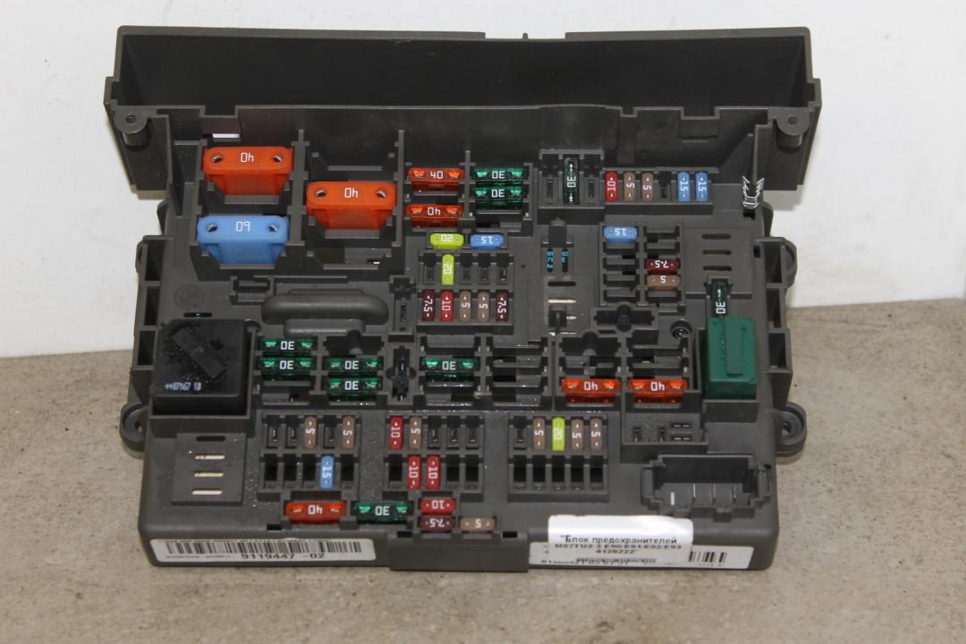 блок предохранителей BMW 3 серия E90/E91/E92/E93 2007, 3.5 л., M57D30 (306D5), дизель, купе, правый руль, 9119447, 61149119447 - фото №1