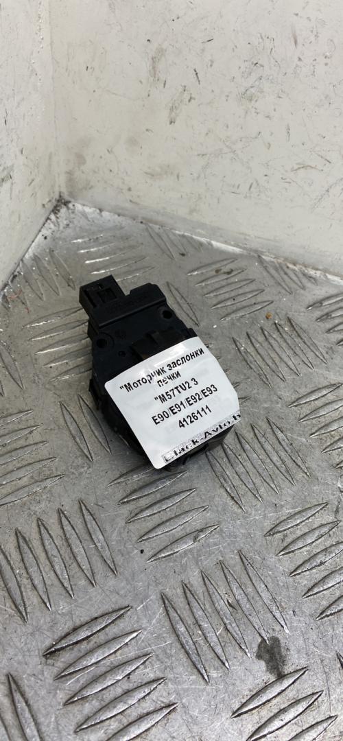 моторчик заслонки печки BMW 3 серия E90/E91/E92/E93 2007, 3.5 л., M57D30 (306D5), дизель, купе, правый руль, 64119321034, 412650750 - фото №1