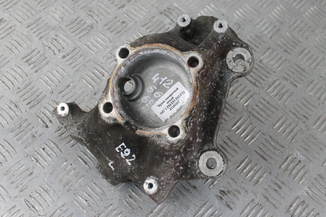 кулак поворотный левый BMW 3 серия E90/E91/E92/E93 2007, 2.0 л., дизель, серебро, купе - фото №1