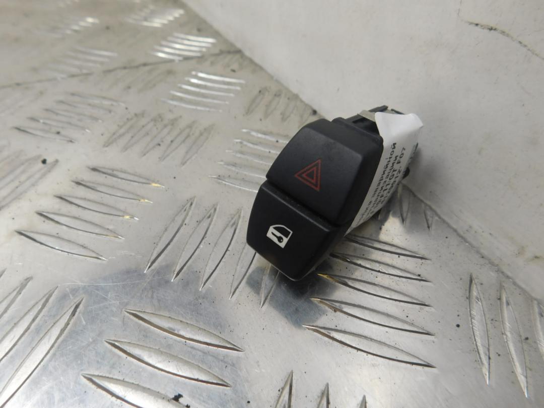кнопка аварийной сигнализации BMW 5 серия F07/F10/F11 F10 2011, 3.0 л., N57 D30 A, дизель, седан, задний привод, 61319161896, 9161896 - фото №1