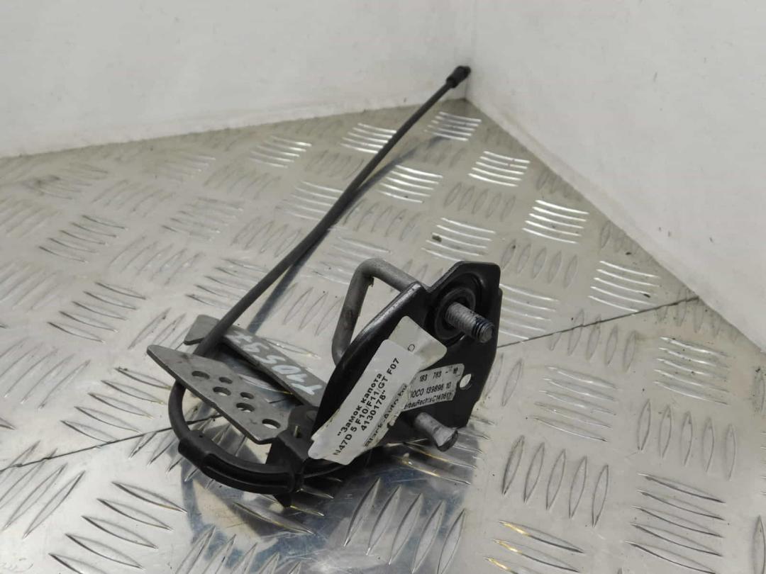 замок капота BMW 5 серия F07/F10/F11 2010, дизель, универсал, 7183763 - фото №1